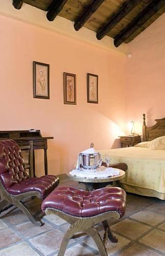 Отель Hotel Rural Los Jarales