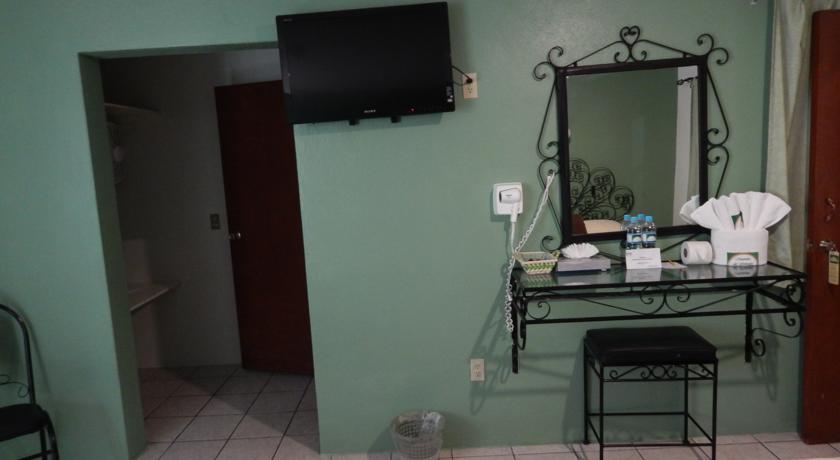 Отель Hotel Mansion del Cantador