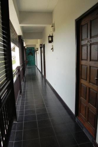 Отель Phaya Inn