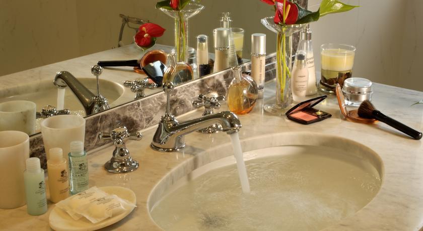 Отель Hôtel La Grande Bastide