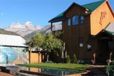 Отель Fernie Tightlines Lodge
