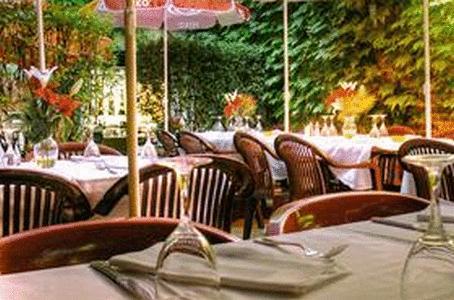 Отель Hotel-Restaurant Le Luxembourg