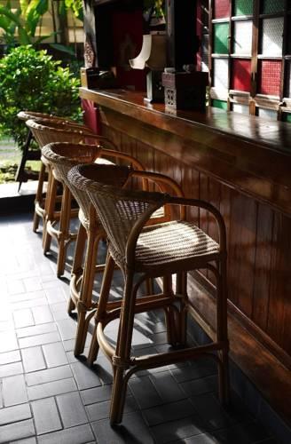 Отель The Riverside Guest House