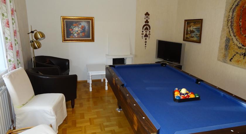 Апартаменты Westbay Inn Apartment