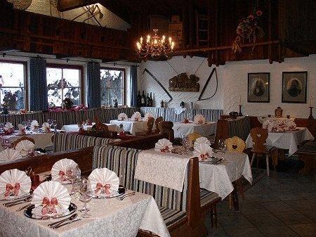 Отель Familien- und Sporthotel Höhlenstein