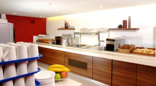 Отель Holiday Inn Express Taunton