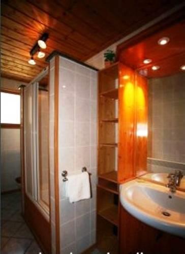 Апартаменты Karavos Apartments and Villa