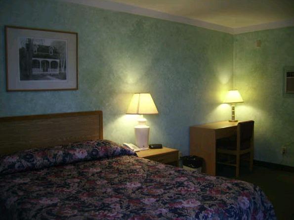 Отель Royal Napanee Inn