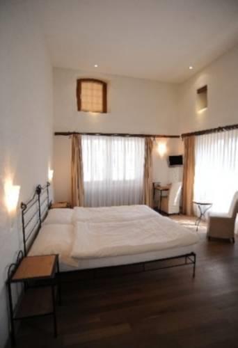 Отель Hotel Rathaus-Ristorante Pizzicata