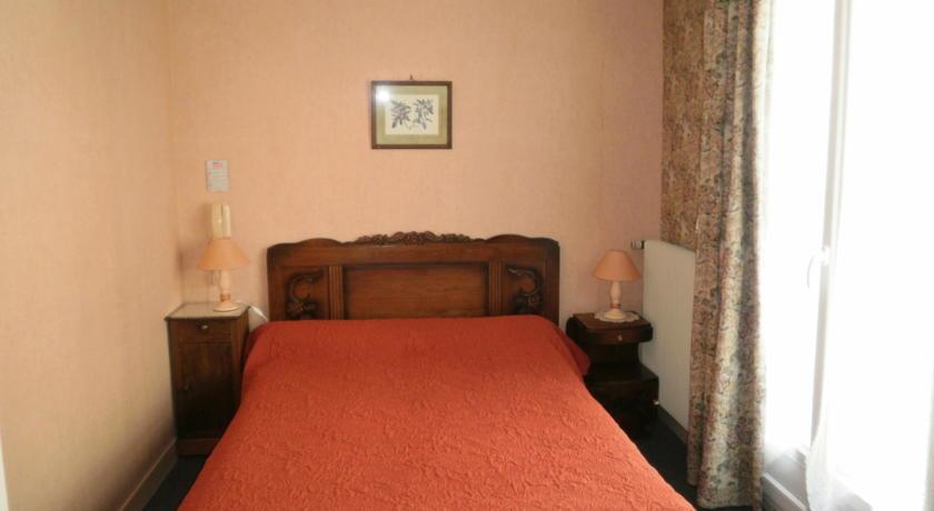 Отель Hôtel Les Remparts