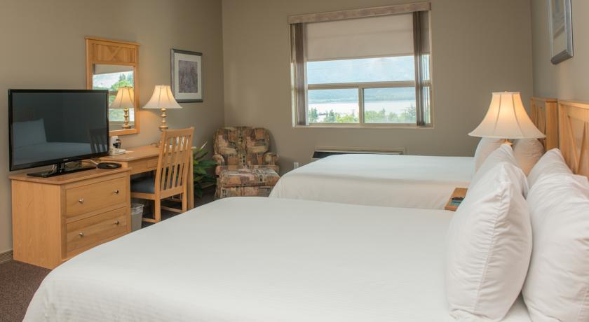 Отель Podollan Inn - Salmon Arm