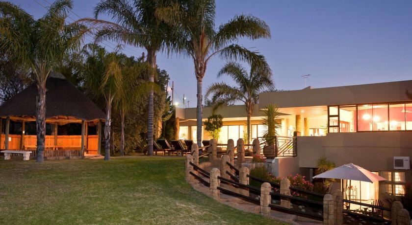 Отель Boulders Lodge & Spa