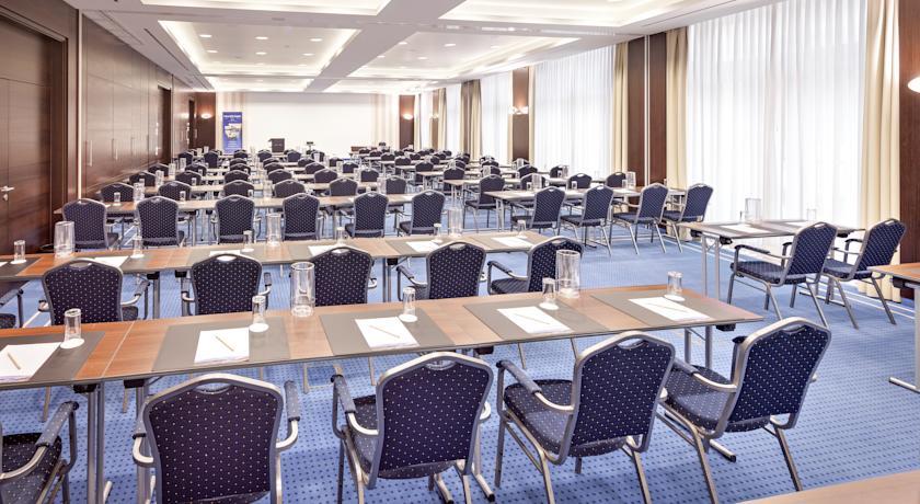 Отель Pestana Berlin Tiergarten