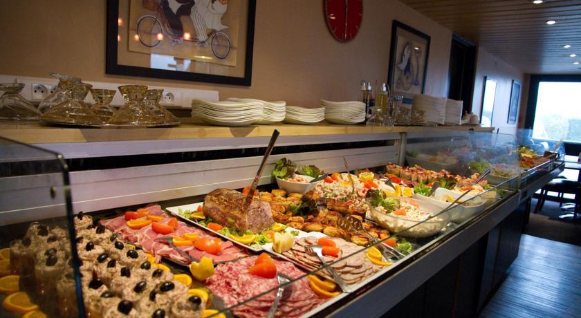 Отель Hotel Balladins Rouen Val de Reuil