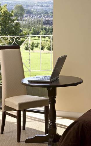 Отель Fernhill Golf & Country Club Hotel