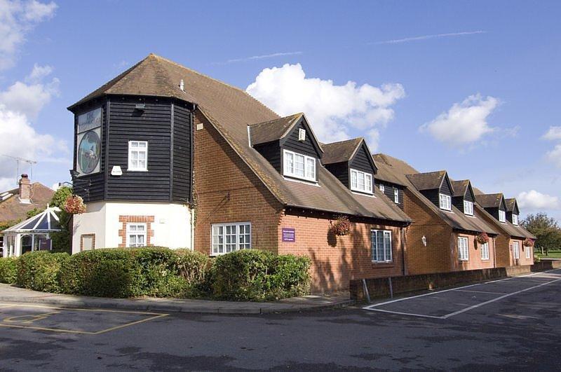 Отель Premier Inn Bognor Regis