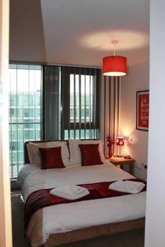 Апартаменты Prime Location Lets-The Hub Apartments