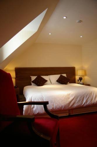 Отель Aberfeldy Weem Hotel