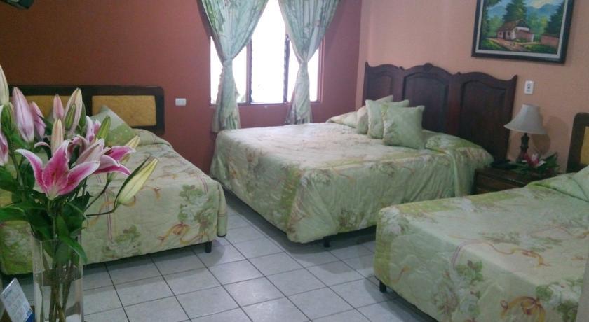 Отель Airport Hotel Berlor