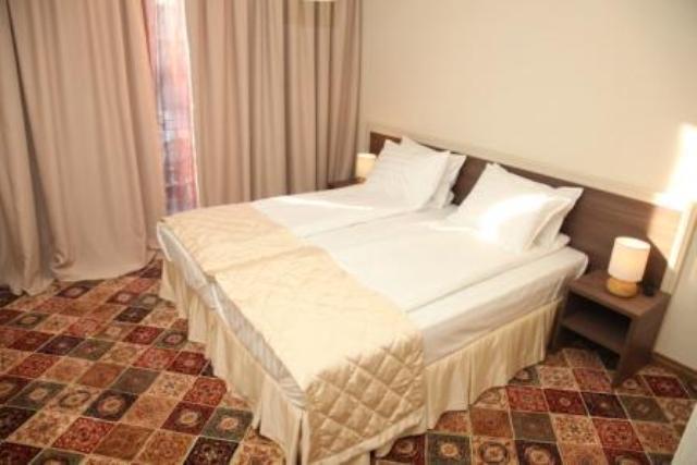 Отель Hotel La Roka