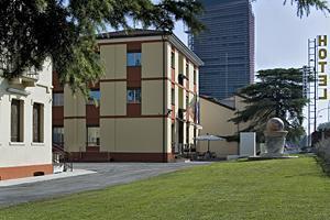 Отель Hotel Autostrada