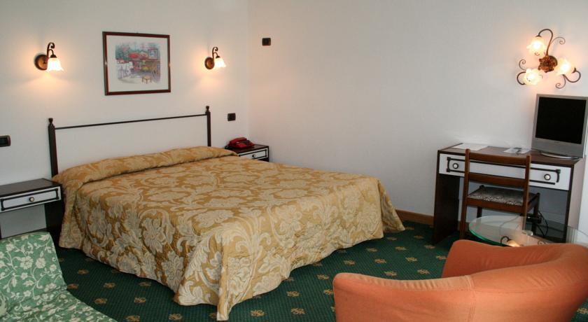 Отель Hotel Miralago