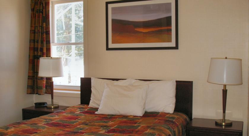 Отель Traveller's Hotel
