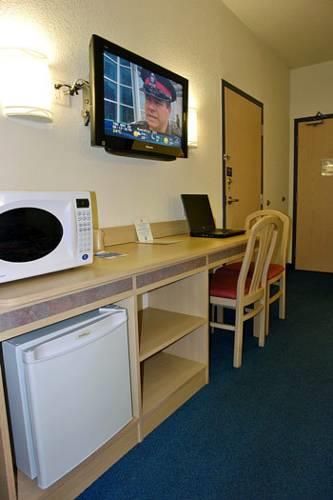 Отель Motel 6 Medicine Hat