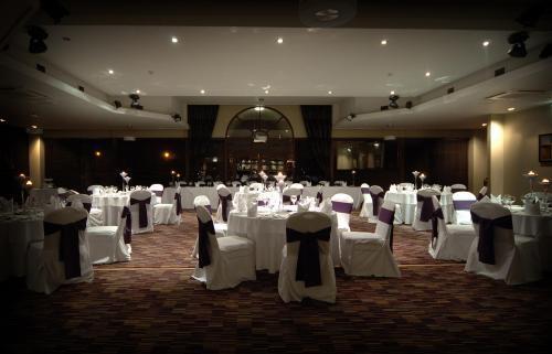 Отель Dean Park Hotel