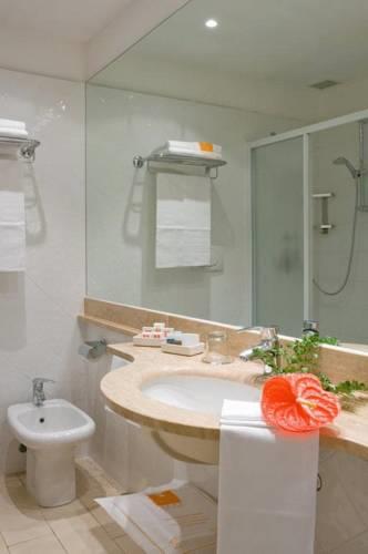 Отель Hotel & Resort Lacona