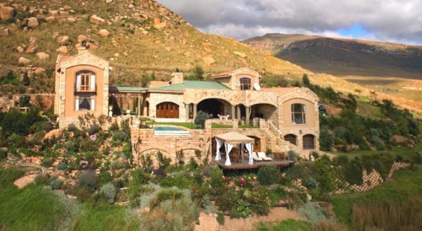 Отель Wild Horses Lodge