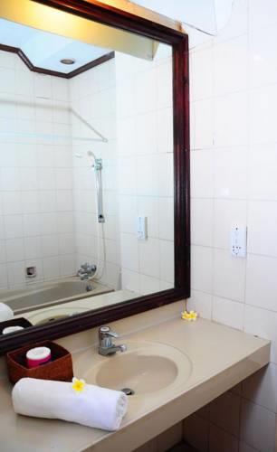 Отель The Rishi Candidasa Beach Resort