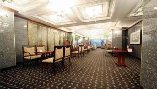 Отель Cosmos Tourist Hotel
