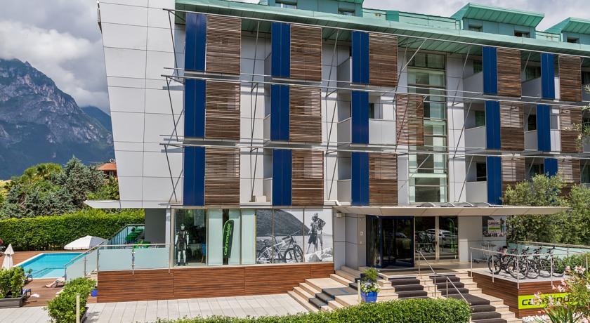 Отель Hotel Caravel