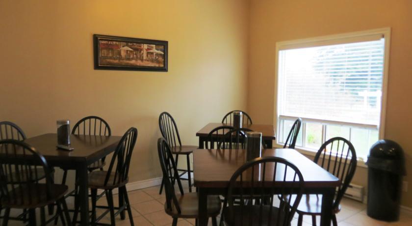 Отель Knights Inn Fredericton