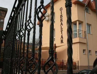 Апартаменты Gibraltár Vendégház