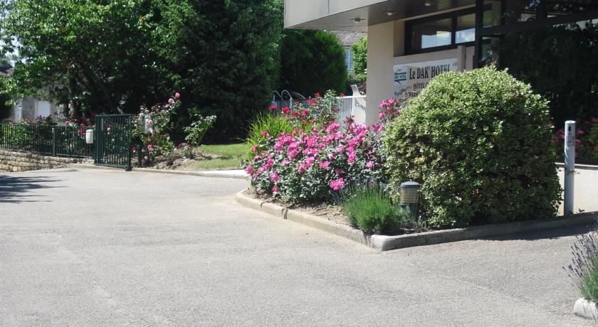 Отель Le Brit Hotel Dak Hotel