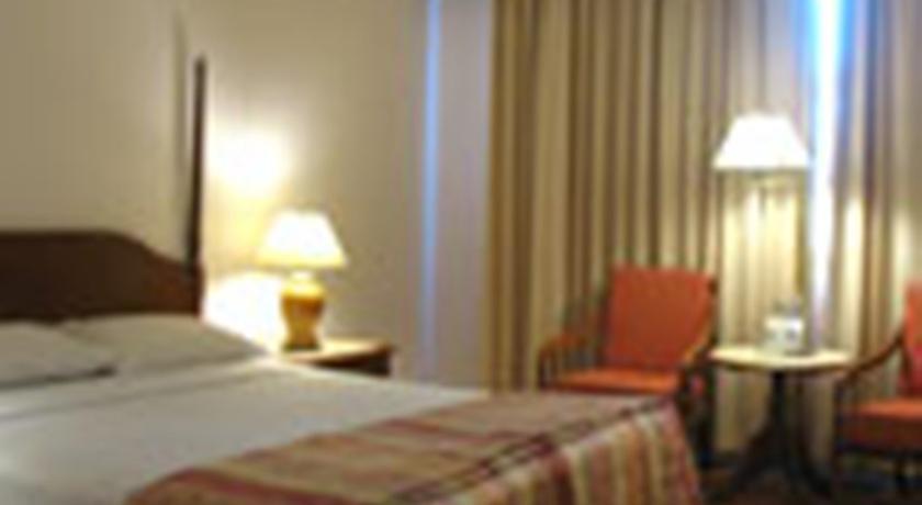 Отель Diamond Plaza Hotel
