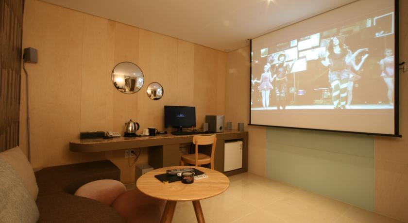 Shinchon Y Hotel