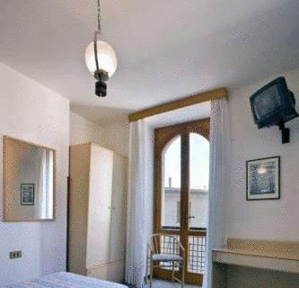 Отель Hotel Tignale