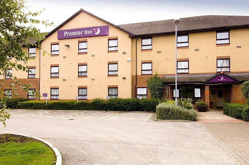 Отель Premier Inn Chesterfield North