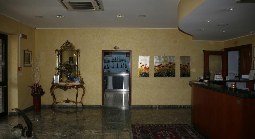 Отель Hotel Aquila