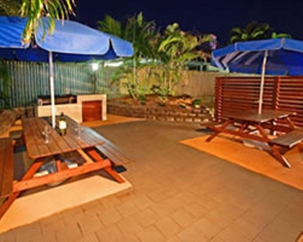 Апартаменты Coral Sea Apartments