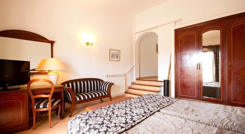 Отель Monnaber Nou & Spa