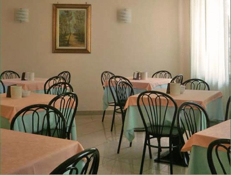 Отель Hotel Eden