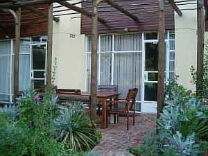 Отель Emerald Backpackers