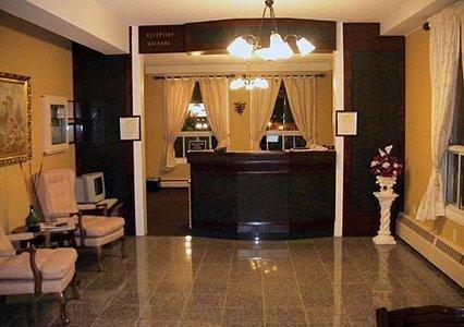 Отель EconoLodge Inn & Suites - Pembroke