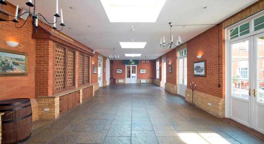 Отель Whittlebury Hall and Spa