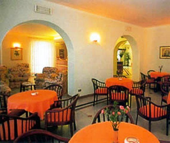 Отель Hotel Dora