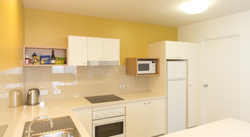Апартаменты The Old Woolstore Apartment Hotel